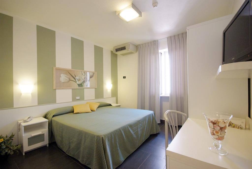 Hotel Dei Coralli Марина-ди-Кампо Экстерьер фото